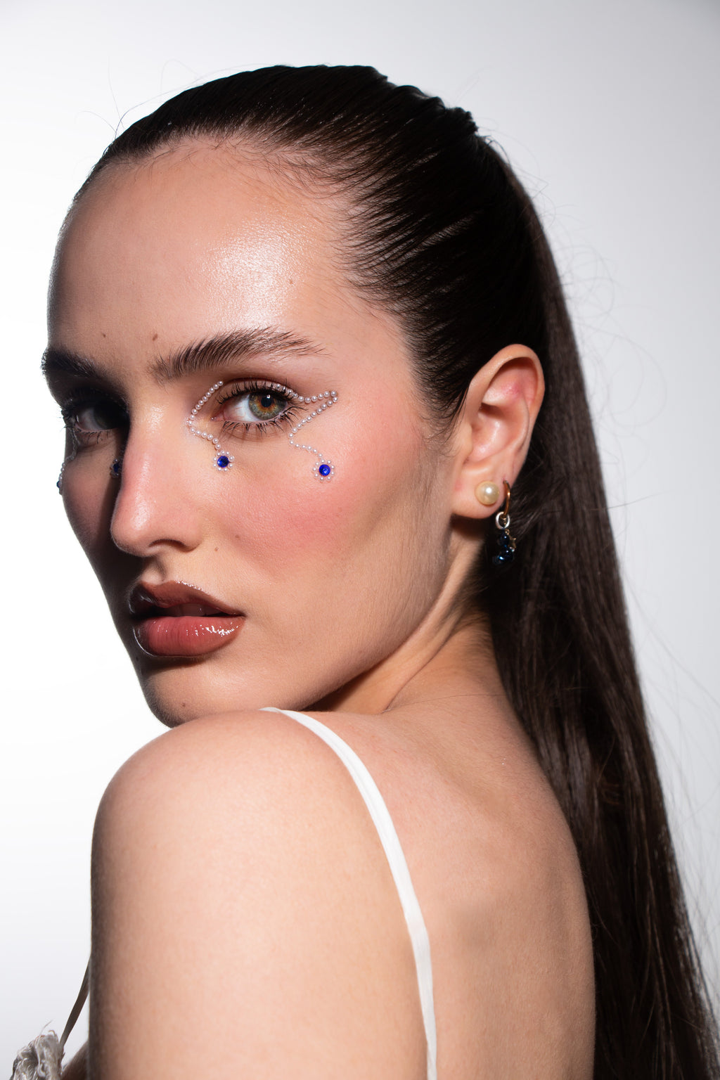 27" Ponytail Straight Clip-In Dark Colour