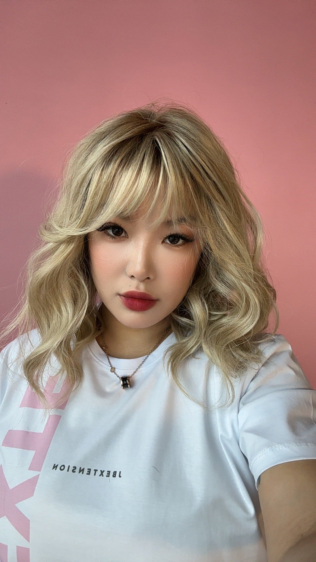 [PRE-ORDER] JBEXTENSION 14 Inches Curly Golden Blonde Wig with Bangs Pre-Cut T Part Snowflake Lace Frontlace Glueless Wig GLORIA GOLDEN BLONDE【BENDY EAR TABS】