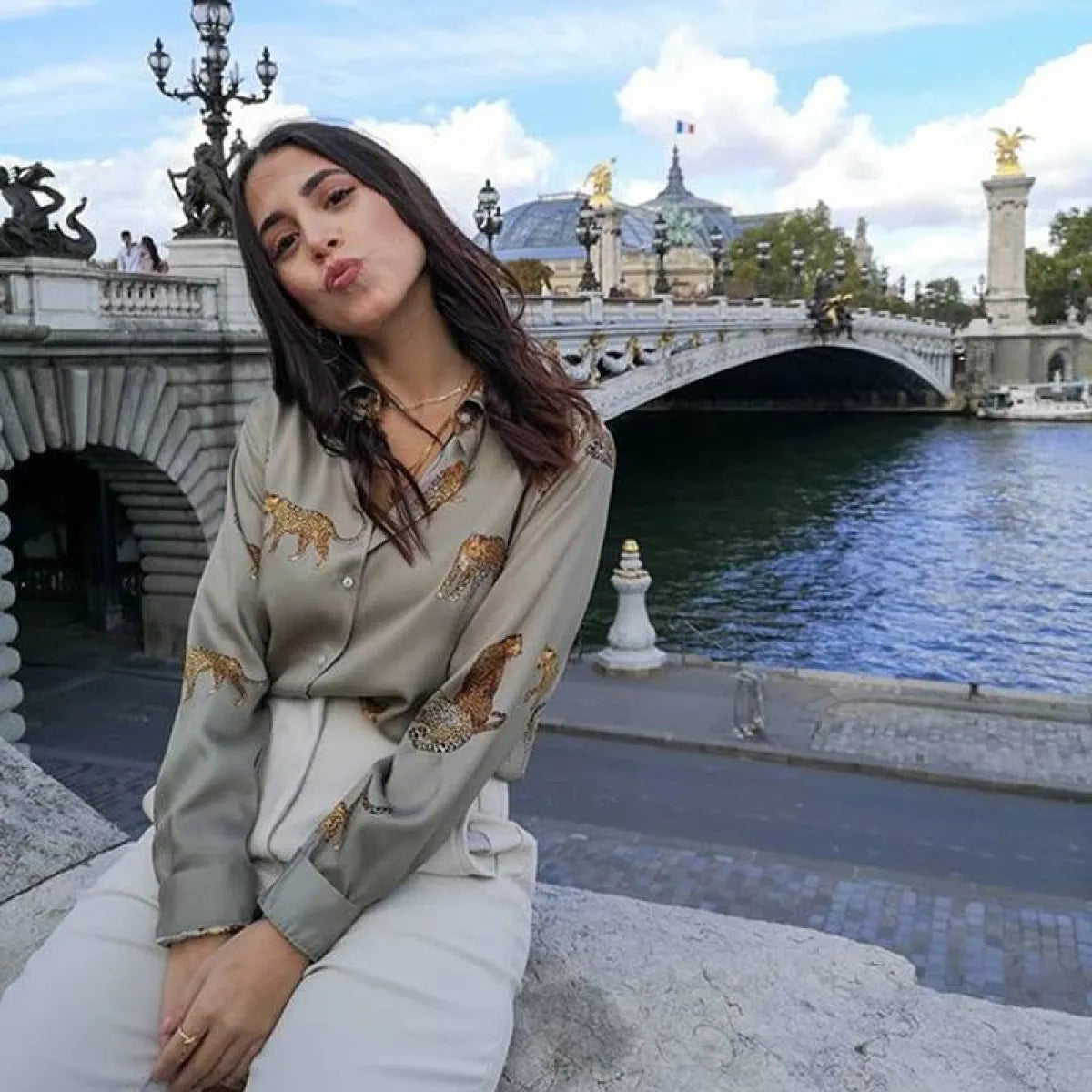 Women's Long Sleeved Blouse