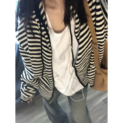 Black and White Striped Cardigan – Vintage Harajuku Zip-Up Knitwear