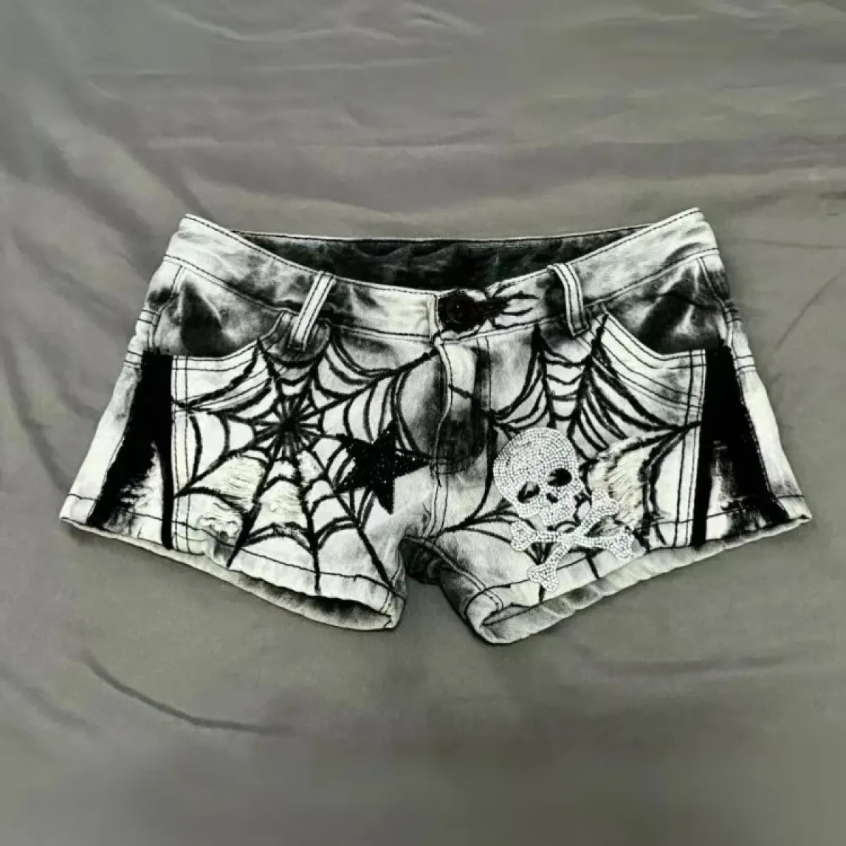 Y2K Punk Spider Web Denim Shorts – Low Waist Skull Star Print